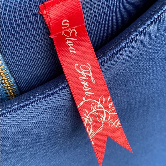 Dress - Picture 4 of 4